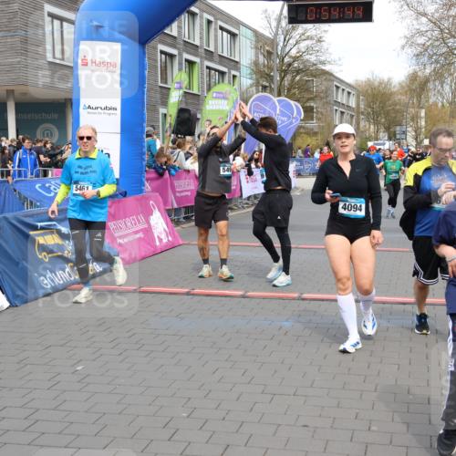 12.04.2026 - 45. Internationalen Wilhelmsburger Insellauf Strokosch-Dieckow http://msf.ph/oto/9453148 12.04.2026 13:07:44 Ziel 5202, 4094, 3672, 5497, 5499, 5461, 3242, 5078 meine-sportfotos.de