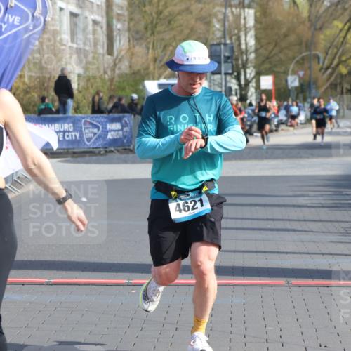 12.04.2026 - 45. Internationalen Wilhelmsburger Insellauf Strokosch-Dieckow http://msf.ph/oto/9453149 12.04.2026 10:26:28 Ziel 2382, 3487, 5708, 4621 meine-sportfotos.de