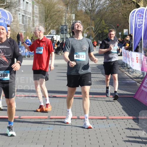 12.04.2026 - 45. Internationalen Wilhelmsburger Insellauf Strokosch-Dieckow http://msf.ph/oto/9453150 12.04.2026 10:38:25 Ziel 4013, 3386, 5289, 2537, 2020 meine-sportfotos.de