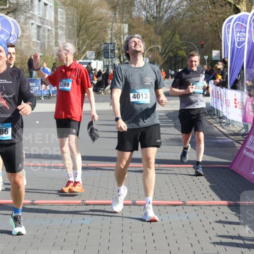12.04.2026 - 45. Internationalen Wilhelmsburger Insellauf Strokosch-Dieckow http://msf.ph/oto/9453153 12.04.2026 10:38:25 Ziel 4013, 3386, 5289, 2537, 2020 meine-sportfotos.de