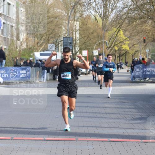 12.04.2026 - 45. Internationalen Wilhelmsburger Insellauf Strokosch-Dieckow http://msf.ph/oto/9453154 12.04.2026 10:26:38 Ziel 4061 meine-sportfotos.de