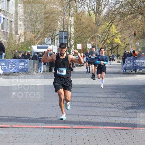 12.04.2026 - 45. Internationalen Wilhelmsburger Insellauf Strokosch-Dieckow http://msf.ph/oto/9453157 12.04.2026 10:26:39 Ziel 4061 meine-sportfotos.de