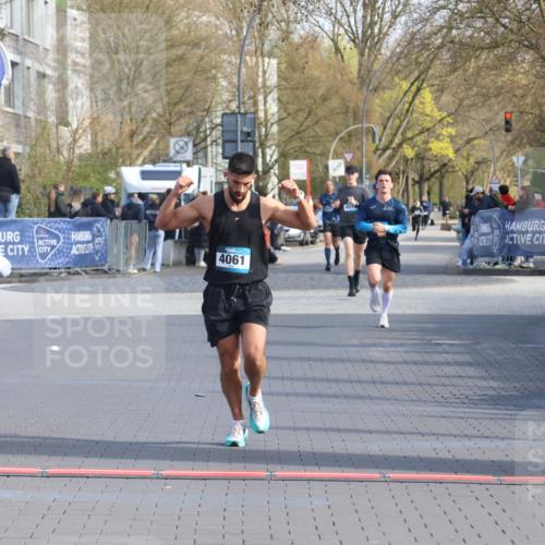 12.04.2026 - 45. Internationalen Wilhelmsburger Insellauf Strokosch-Dieckow http://msf.ph/oto/9453160 12.04.2026 10:26:39 Ziel 4061 meine-sportfotos.de