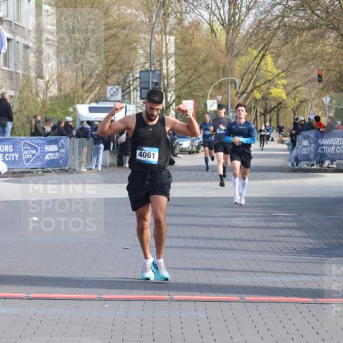 12.04.2026 - 45. Internationalen Wilhelmsburger Insellauf Strokosch-Dieckow http://msf.ph/oto/9453163 12.04.2026 10:26:39 Ziel 4061 meine-sportfotos.de
