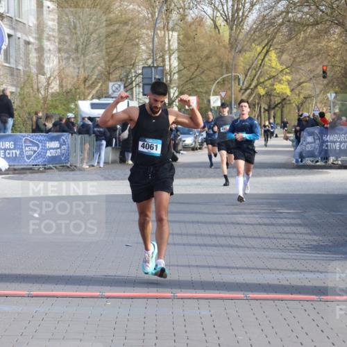 12.04.2026 - 45. Internationalen Wilhelmsburger Insellauf Strokosch-Dieckow http://msf.ph/oto/9453165 12.04.2026 10:26:39 Ziel 4061 meine-sportfotos.de