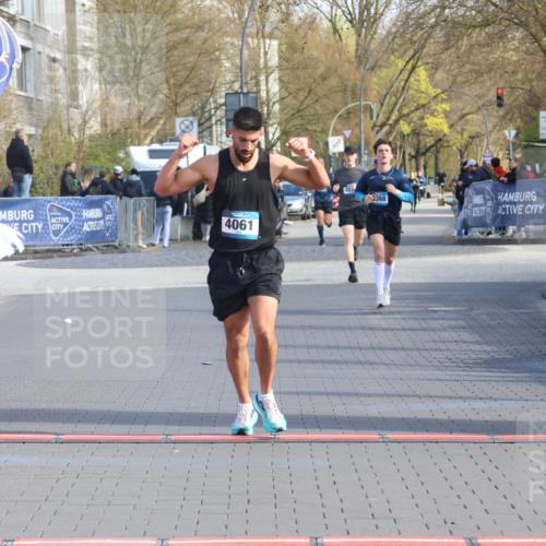 12.04.2026 - 45. Internationalen Wilhelmsburger Insellauf Strokosch-Dieckow http://msf.ph/oto/9453171 12.04.2026 10:26:39 Ziel 4061 meine-sportfotos.de