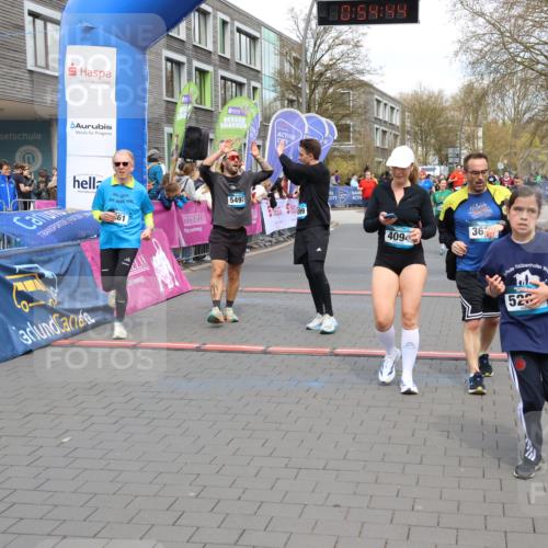 12.04.2026 - 45. Internationalen Wilhelmsburger Insellauf Strokosch-Dieckow http://msf.ph/oto/9453172 12.04.2026 13:07:44 Ziel 5202, 4094, 3672, 5497, 5499, 5461, 3242, 5078 meine-sportfotos.de