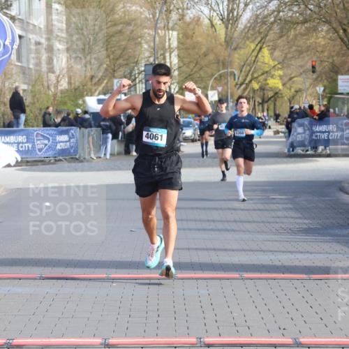12.04.2026 - 45. Internationalen Wilhelmsburger Insellauf Strokosch-Dieckow http://msf.ph/oto/9453177 12.04.2026 10:26:40 Ziel 4061 meine-sportfotos.de