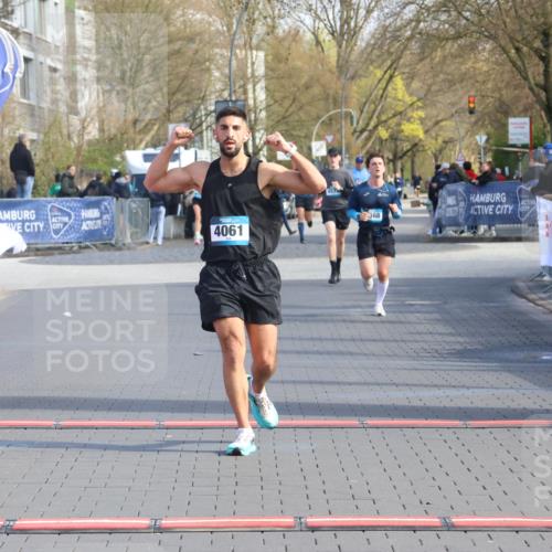 12.04.2026 - 45. Internationalen Wilhelmsburger Insellauf Strokosch-Dieckow http://msf.ph/oto/9453180 12.04.2026 10:26:40 Ziel 4061 meine-sportfotos.de