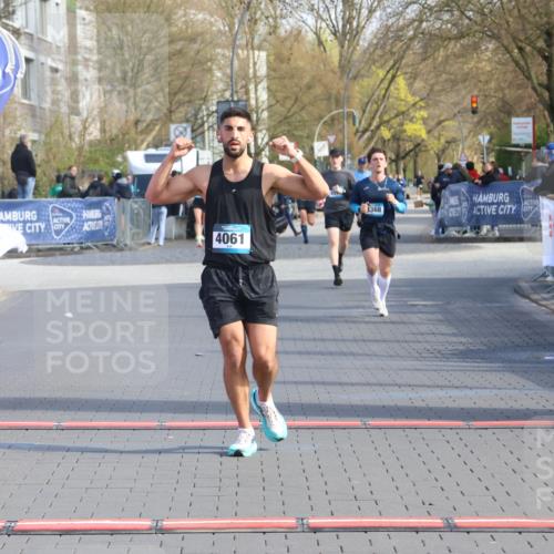 12.04.2026 - 45. Internationalen Wilhelmsburger Insellauf Strokosch-Dieckow http://msf.ph/oto/9453183 12.04.2026 10:26:40 Ziel 4061 meine-sportfotos.de