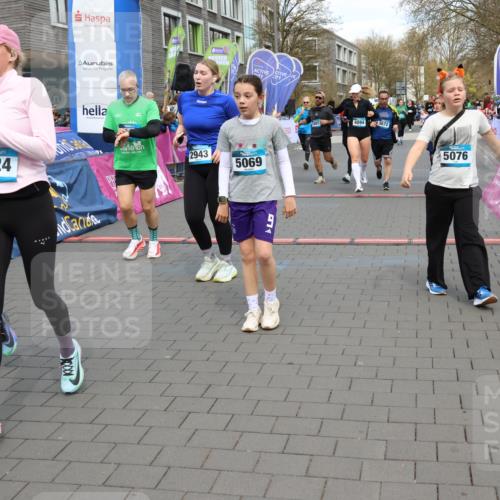 12.04.2026 - 45. Internationalen Wilhelmsburger Insellauf Strokosch-Dieckow http://msf.ph/oto/9453185 12.04.2026 13:07:41 Ziel 5069, 5076, 4723, 4724, 2943, 4722, 5202, 4094, 3672, 5497, 5499, 5461 meine-sportfotos.de