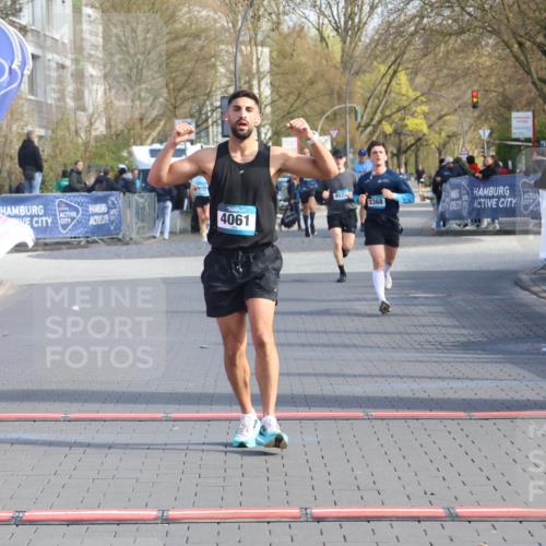 12.04.2026 - 45. Internationalen Wilhelmsburger Insellauf Strokosch-Dieckow http://msf.ph/oto/9453189 12.04.2026 10:26:40 Ziel 4061 meine-sportfotos.de