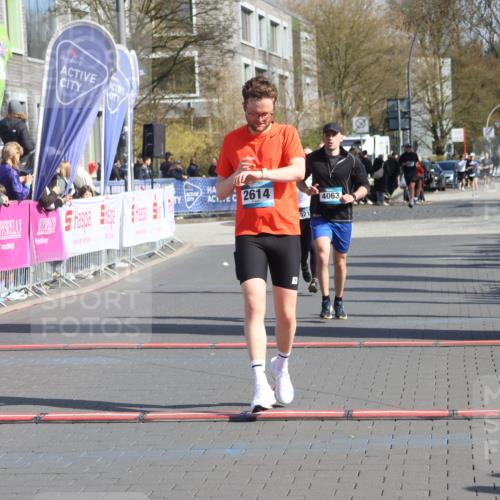 12.04.2026 - 45. Internationalen Wilhelmsburger Insellauf Strokosch-Dieckow http://msf.ph/oto/9453197 12.04.2026 10:38:47 Ziel 2614, 4063, 3214 meine-sportfotos.de