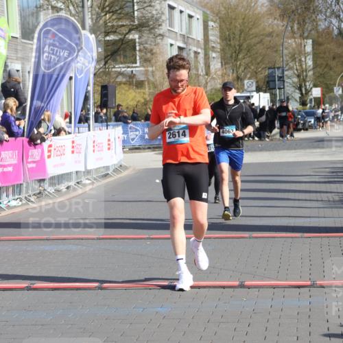 12.04.2026 - 45. Internationalen Wilhelmsburger Insellauf Strokosch-Dieckow http://msf.ph/oto/9453200 12.04.2026 10:38:47 Ziel 2614, 4063, 3214 meine-sportfotos.de
