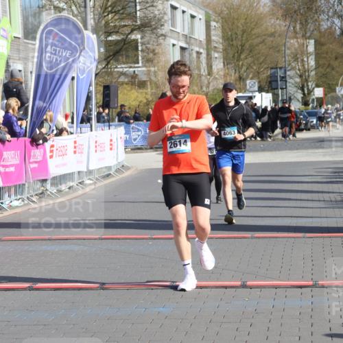 12.04.2026 - 45. Internationalen Wilhelmsburger Insellauf Strokosch-Dieckow http://msf.ph/oto/9453202 12.04.2026 10:38:47 Ziel 2614, 4063, 3214 meine-sportfotos.de