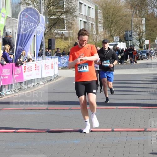 12.04.2026 - 45. Internationalen Wilhelmsburger Insellauf Strokosch-Dieckow http://msf.ph/oto/9453204 12.04.2026 10:38:47 Ziel 2614, 4063, 3214 meine-sportfotos.de