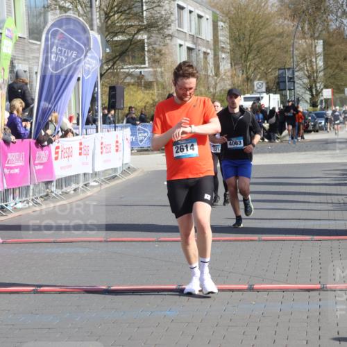 12.04.2026 - 45. Internationalen Wilhelmsburger Insellauf Strokosch-Dieckow http://msf.ph/oto/9453207 12.04.2026 10:38:47 Ziel 2614, 4063, 3214 meine-sportfotos.de