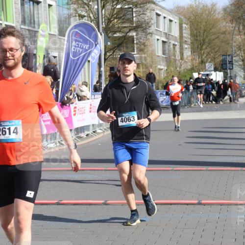 12.04.2026 - 45. Internationalen Wilhelmsburger Insellauf Strokosch-Dieckow http://msf.ph/oto/9453213 12.04.2026 10:38:50 Ziel 2614, 4063, 3214 meine-sportfotos.de