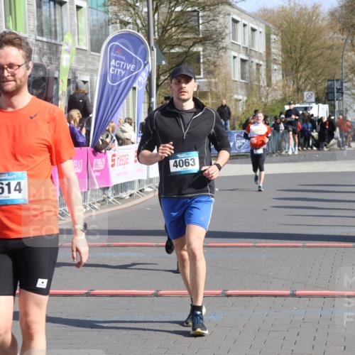 12.04.2026 - 45. Internationalen Wilhelmsburger Insellauf Strokosch-Dieckow http://msf.ph/oto/9453218 12.04.2026 10:38:50 Ziel 2614, 4063, 3214 meine-sportfotos.de