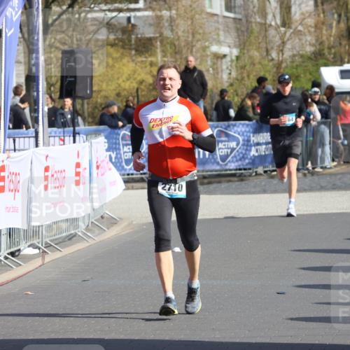 12.04.2026 - 45. Internationalen Wilhelmsburger Insellauf Strokosch-Dieckow http://msf.ph/oto/9453223 12.04.2026 10:38:53 Ziel 4063, 3214, 2710 meine-sportfotos.de