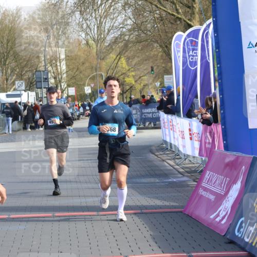 12.04.2026 - 45. Internationalen Wilhelmsburger Insellauf Strokosch-Dieckow http://msf.ph/oto/9453224 12.04.2026 10:26:44 Ziel 4061, 3368, 4572 meine-sportfotos.de