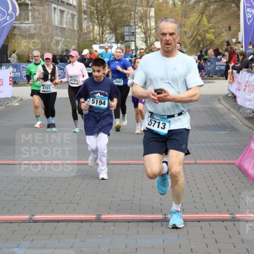 12.04.2026 - 45. Internationalen Wilhelmsburger Insellauf Strokosch-Dieckow http://msf.ph/oto/9453230 12.04.2026 13:07:35 Ziel 4138, 4764, 4665, 5713, 5194, 5069, 5076, 4723, 4724, 2943, 4722 meine-sportfotos.de