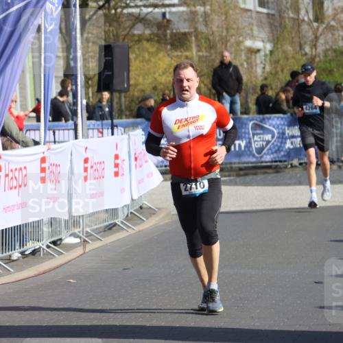 12.04.2026 - 45. Internationalen Wilhelmsburger Insellauf Strokosch-Dieckow http://msf.ph/oto/9453233 12.04.2026 10:38:53 Ziel 4063, 3214, 2710 meine-sportfotos.de
