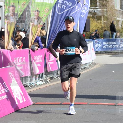 12.04.2026 - 45. Internationalen Wilhelmsburger Insellauf Strokosch-Dieckow http://msf.ph/oto/9453251 12.04.2026 10:39:00 Ziel 4264 meine-sportfotos.de