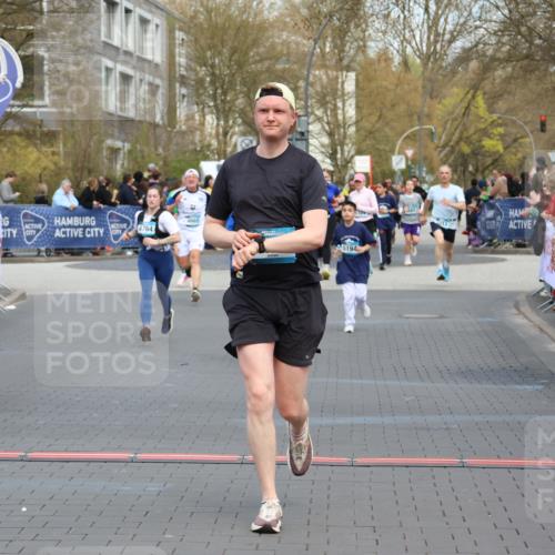 12.04.2026 - 45. Internationalen Wilhelmsburger Insellauf Strokosch-Dieckow http://msf.ph/oto/9453253 12.04.2026 13:07:29 Ziel 4885, 4514, 4138, 4764 meine-sportfotos.de
