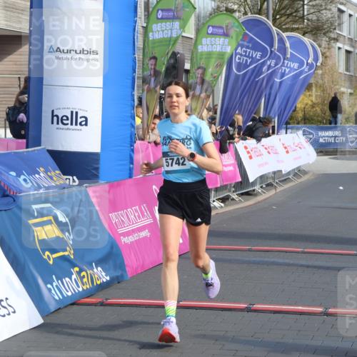 12.04.2026 - 45. Internationalen Wilhelmsburger Insellauf Strokosch-Dieckow http://msf.ph/oto/9453262 12.04.2026 10:26:51 Ziel 4572, 5742, 4225, 3752, 3047, 2160 meine-sportfotos.de