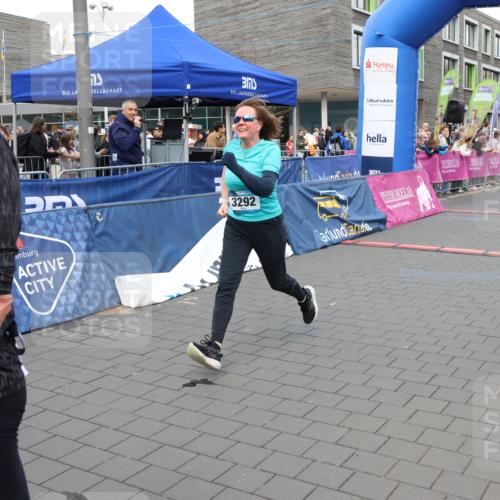 12.04.2026 - 45. Internationalen Wilhelmsburger Insellauf Strokosch-Dieckow http://msf.ph/oto/9453273 12.04.2026 13:07:23 Ziel 3292, 5510, 4885 meine-sportfotos.de