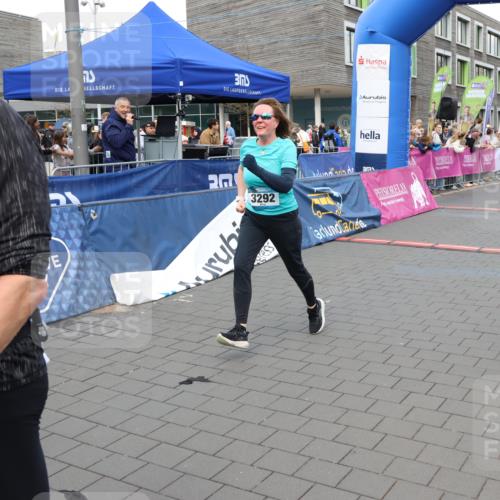 12.04.2026 - 45. Internationalen Wilhelmsburger Insellauf Strokosch-Dieckow http://msf.ph/oto/9453276 12.04.2026 13:07:23 Ziel 3292, 5510, 4885 meine-sportfotos.de