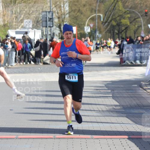 12.04.2026 - 45. Internationalen Wilhelmsburger Insellauf Strokosch-Dieckow http://msf.ph/oto/9453280 12.04.2026 10:39:14 Ziel 5511, 4679, 2115 meine-sportfotos.de