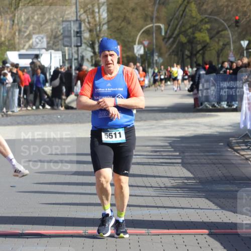 12.04.2026 - 45. Internationalen Wilhelmsburger Insellauf Strokosch-Dieckow http://msf.ph/oto/9453285 12.04.2026 10:39:14 Ziel 5511, 4679, 2115 meine-sportfotos.de