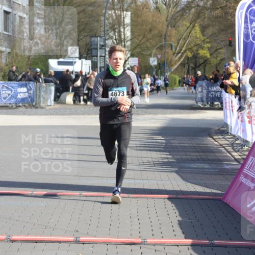 12.04.2026 - 45. Internationalen Wilhelmsburger Insellauf Strokosch-Dieckow http://msf.ph/oto/9453286 12.04.2026 10:27:06 Ziel 4673 meine-sportfotos.de