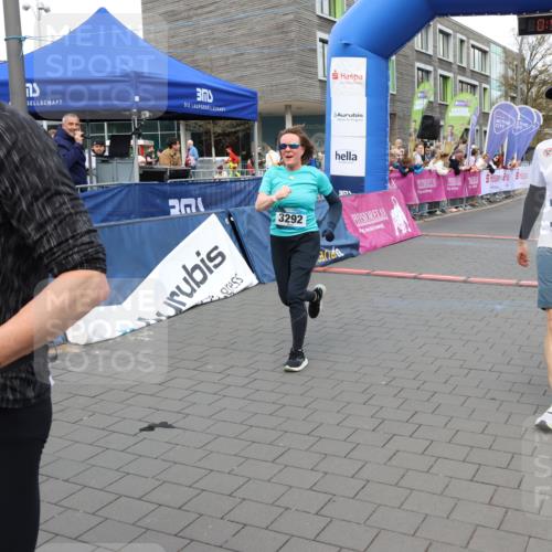 12.04.2026 - 45. Internationalen Wilhelmsburger Insellauf Strokosch-Dieckow http://msf.ph/oto/9453287 12.04.2026 13:07:23 Ziel 3292, 5510, 4885 meine-sportfotos.de