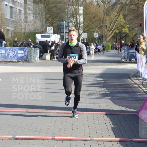 12.04.2026 - 45. Internationalen Wilhelmsburger Insellauf Strokosch-Dieckow http://msf.ph/oto/9453292 12.04.2026 10:27:06 Ziel 4673 meine-sportfotos.de