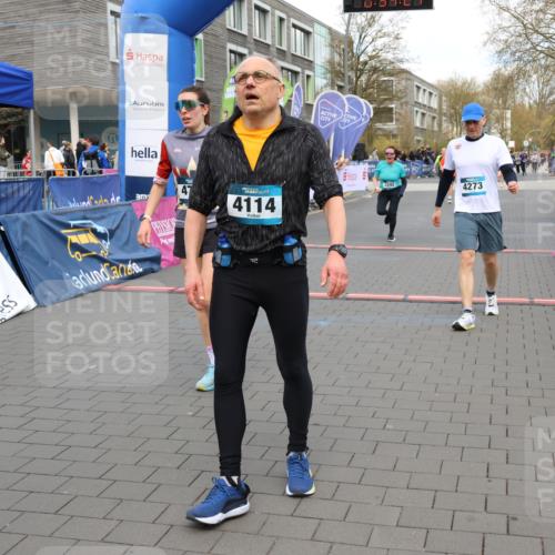 12.04.2026 - 45. Internationalen Wilhelmsburger Insellauf Strokosch-Dieckow http://msf.ph/oto/9453293 12.04.2026 13:07:21 Ziel 4729, 4273, 3292, 5510, 4885 meine-sportfotos.de