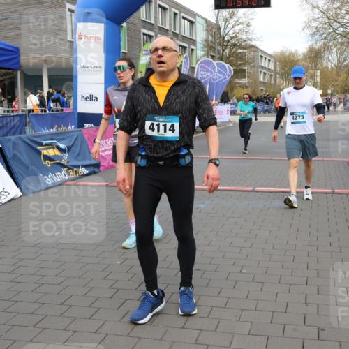 12.04.2026 - 45. Internationalen Wilhelmsburger Insellauf Strokosch-Dieckow http://msf.ph/oto/9453296 12.04.2026 13:07:21 Ziel 4729, 4273, 3292, 5510, 4885 meine-sportfotos.de