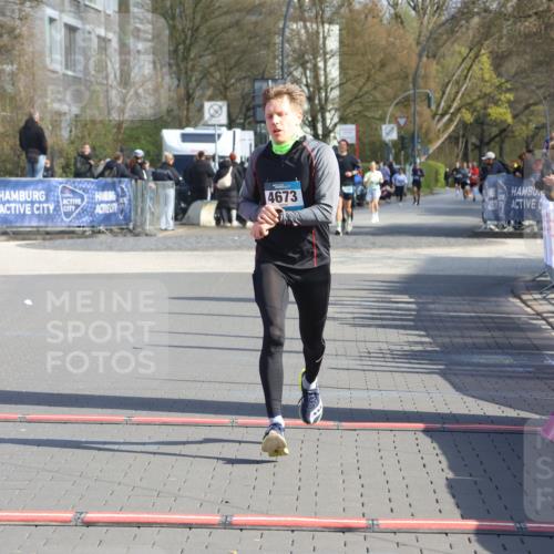 12.04.2026 - 45. Internationalen Wilhelmsburger Insellauf Strokosch-Dieckow http://msf.ph/oto/9453298 12.04.2026 10:27:06 Ziel 4673 meine-sportfotos.de