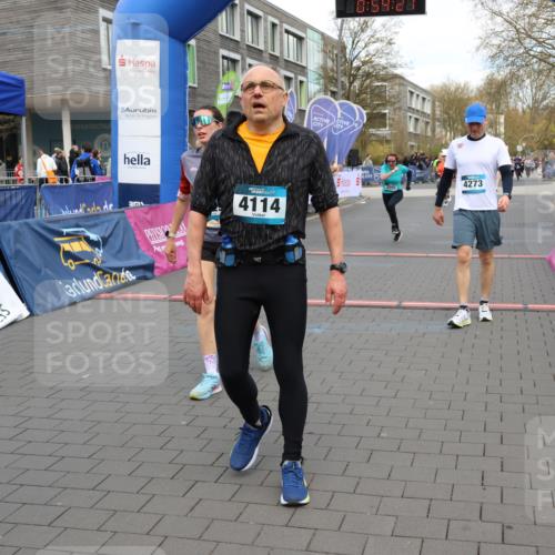 12.04.2026 - 45. Internationalen Wilhelmsburger Insellauf Strokosch-Dieckow http://msf.ph/oto/9453303 12.04.2026 13:07:20 Ziel 4729, 4273, 3292, 5510 meine-sportfotos.de