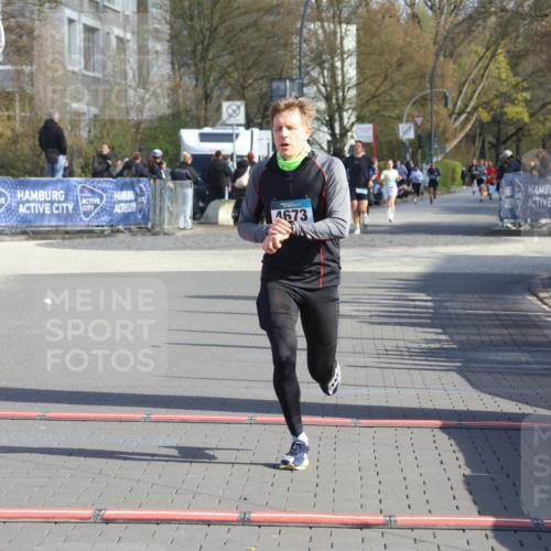 12.04.2026 - 45. Internationalen Wilhelmsburger Insellauf Strokosch-Dieckow http://msf.ph/oto/9453304 12.04.2026 10:27:06 Ziel 4673 meine-sportfotos.de