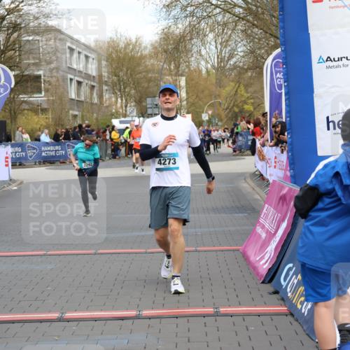 12.04.2026 - 45. Internationalen Wilhelmsburger Insellauf Strokosch-Dieckow http://msf.ph/oto/9453309 12.04.2026 13:07:19 Ziel 4729, 4273, 3292 meine-sportfotos.de