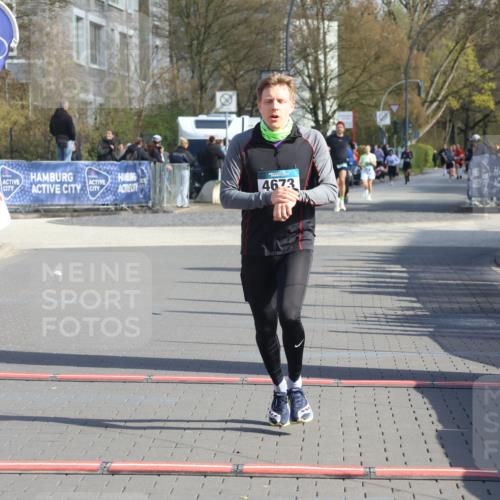 12.04.2026 - 45. Internationalen Wilhelmsburger Insellauf Strokosch-Dieckow http://msf.ph/oto/9453310 12.04.2026 10:27:06 Ziel 4673 meine-sportfotos.de