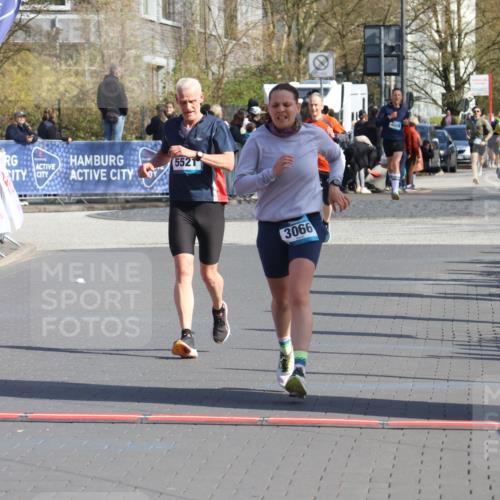 12.04.2026 - 45. Internationalen Wilhelmsburger Insellauf Strokosch-Dieckow http://msf.ph/oto/9453311 12.04.2026 10:39:26 Ziel 3066, 5521 meine-sportfotos.de