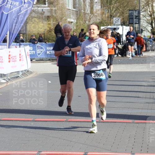 12.04.2026 - 45. Internationalen Wilhelmsburger Insellauf Strokosch-Dieckow http://msf.ph/oto/9453319 12.04.2026 10:39:27 Ziel 3066, 5521 meine-sportfotos.de