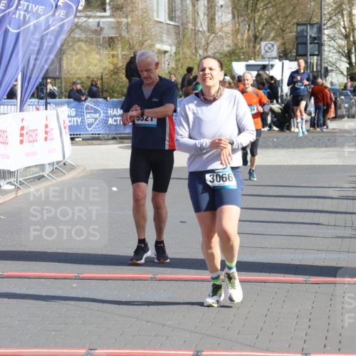 12.04.2026 - 45. Internationalen Wilhelmsburger Insellauf Strokosch-Dieckow http://msf.ph/oto/9453325 12.04.2026 10:39:27 Ziel 3066, 5521 meine-sportfotos.de