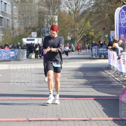 12.04.2026 - 45. Internationalen Wilhelmsburger Insellauf Strokosch-Dieckow http://msf.ph/oto/9453326 12.04.2026 10:27:15 Ziel 5344, 4941 meine-sportfotos.de