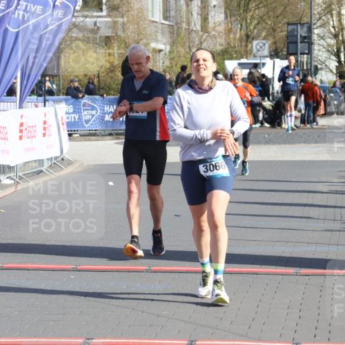 12.04.2026 - 45. Internationalen Wilhelmsburger Insellauf Strokosch-Dieckow http://msf.ph/oto/9453327 12.04.2026 10:39:28 Ziel 3066, 5521 meine-sportfotos.de