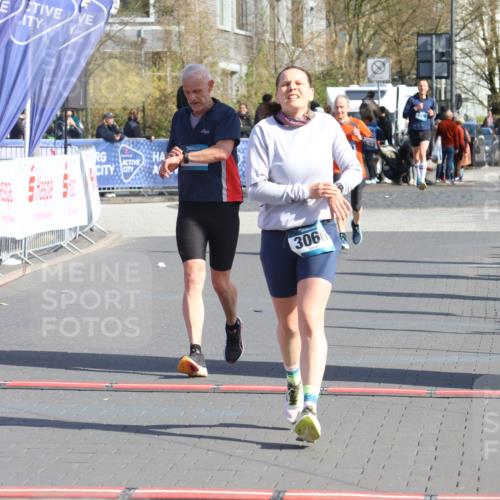 12.04.2026 - 45. Internationalen Wilhelmsburger Insellauf Strokosch-Dieckow http://msf.ph/oto/9453329 12.04.2026 10:39:28 Ziel 3066, 5521 meine-sportfotos.de